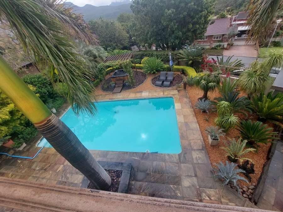 5 Bedroom Property for Sale in Denver Park Western Cape